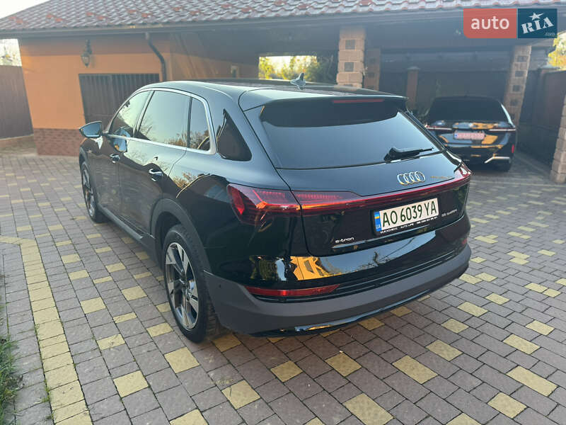 Внедорожник / Кроссовер Audi e-tron 2022 в Мукачево