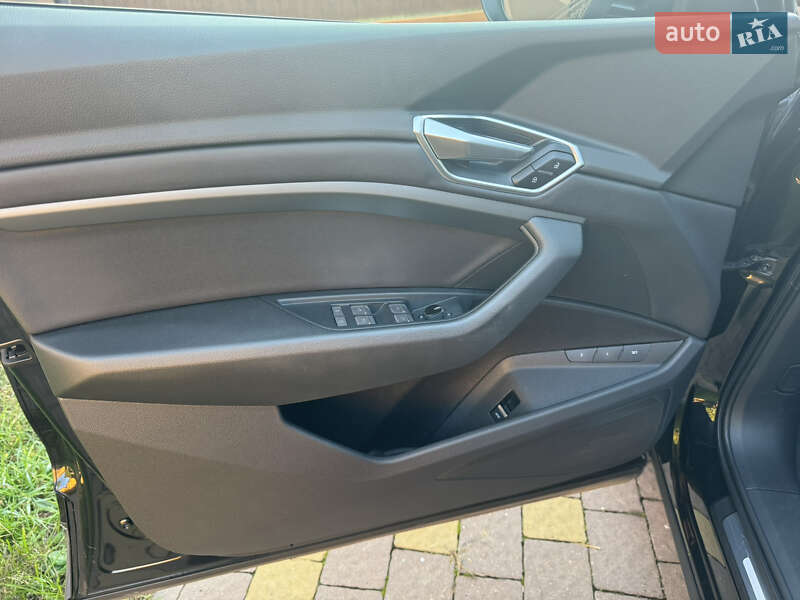 Внедорожник / Кроссовер Audi e-tron 2022 в Мукачево