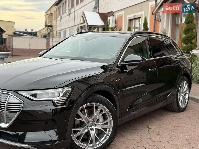 Позашляховик / Кросовер Audi e-tron 2020 в Стрию
