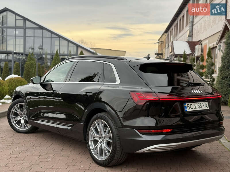 Позашляховик / Кросовер Audi e-tron 2020 в Стрию