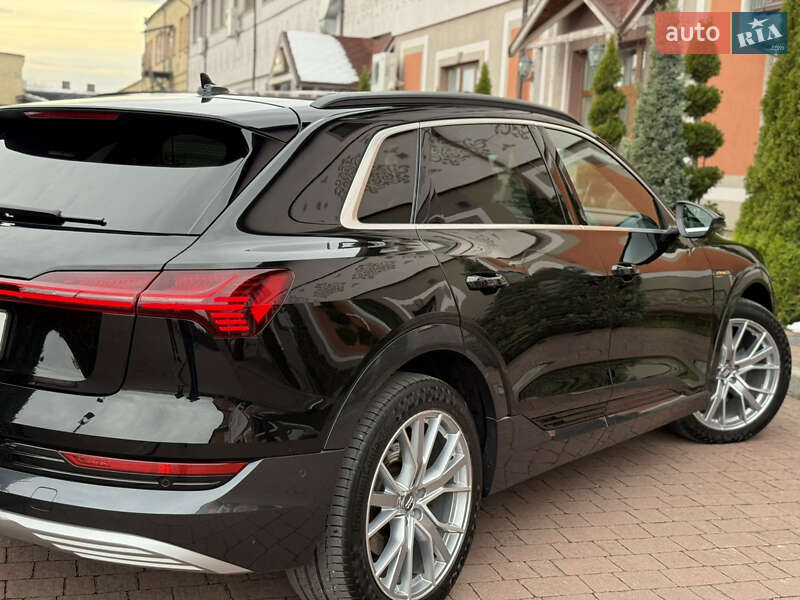 Позашляховик / Кросовер Audi e-tron 2020 в Стрию