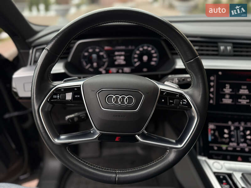 Позашляховик / Кросовер Audi e-tron 2020 в Стрию