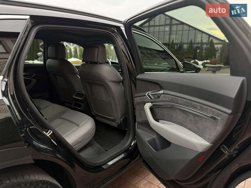 Позашляховик / Кросовер Audi e-tron 2020 в Стрию