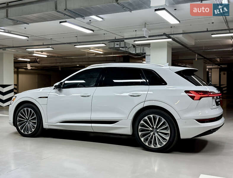 Позашляховик / Кросовер Audi e-tron 2019 в Києві