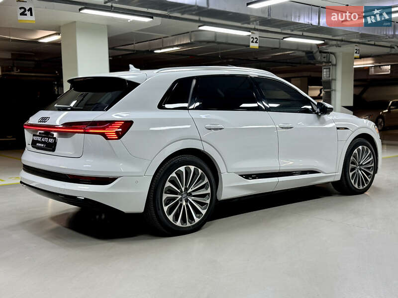 Позашляховик / Кросовер Audi e-tron 2019 в Києві