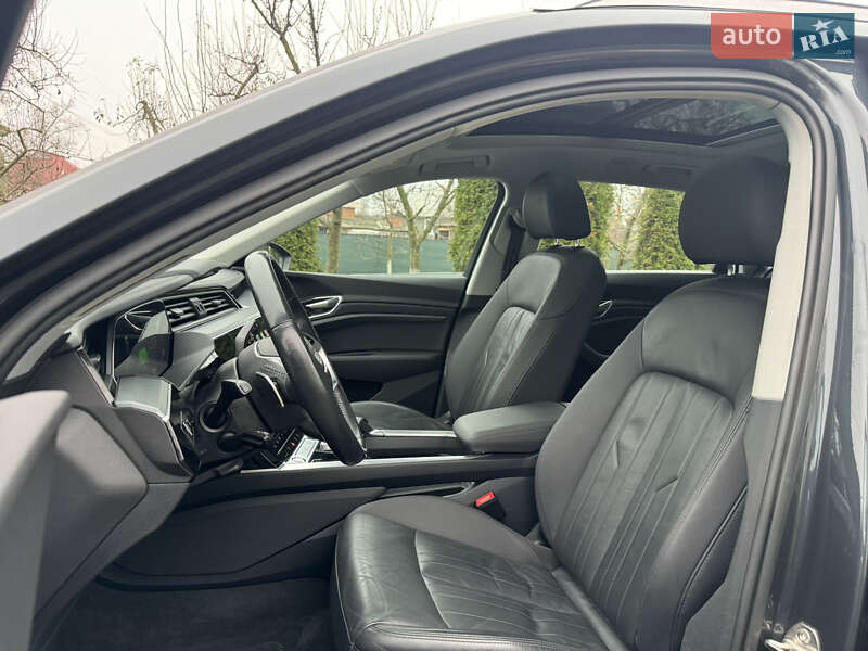 Позашляховик / Кросовер Audi e-tron 2020 в Харкові фото 23 Позашляховик / Кросовер Audi e-tron 2020 в Харкові