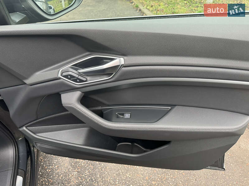 Позашляховик / Кросовер Audi e-tron 2020 в Харкові фото 29 Позашляховик / Кросовер Audi e-tron 2020 в Харкові