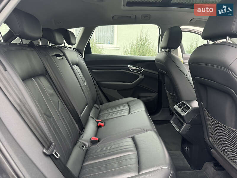 Позашляховик / Кросовер Audi e-tron 2020 в Харкові фото 34 Позашляховик / Кросовер Audi e-tron 2020 в Харкові
