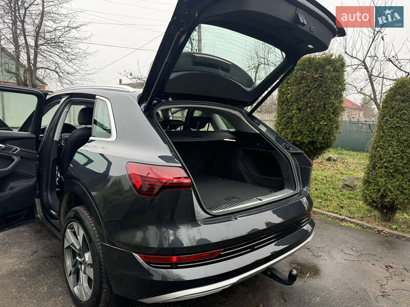 Позашляховик / Кросовер Audi e-tron 2020 в Харкові фото 45 Позашляховик / Кросовер Audi e-tron 2020 в Харкові