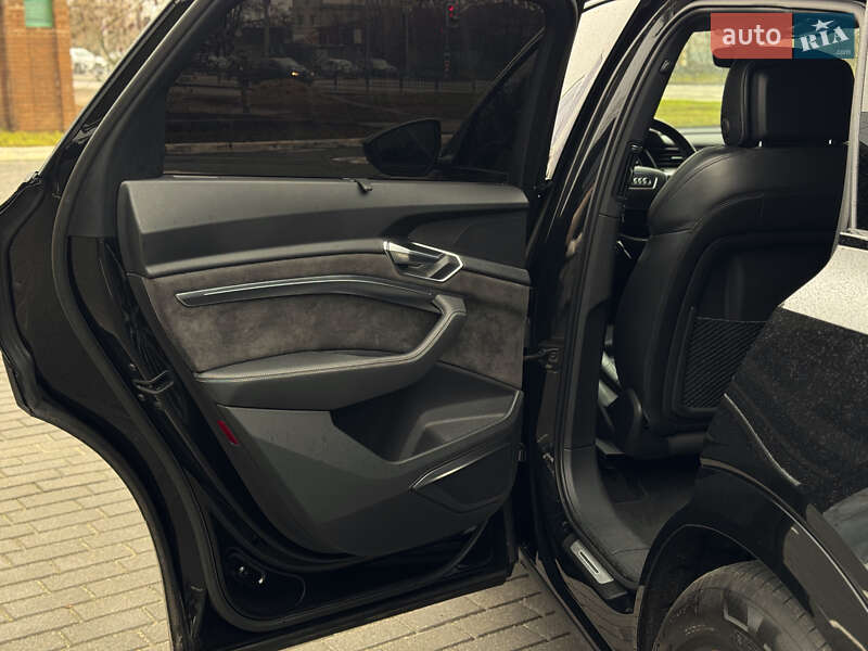 Внедорожник / Кроссовер Audi e-tron 2019 в Харькове