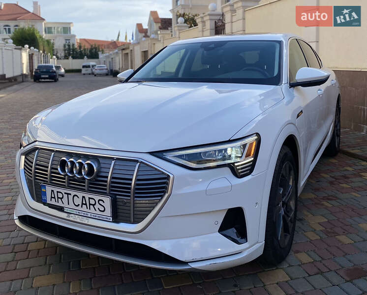 Внедорожник / Кроссовер Audi e-tron 2020 в Одессе