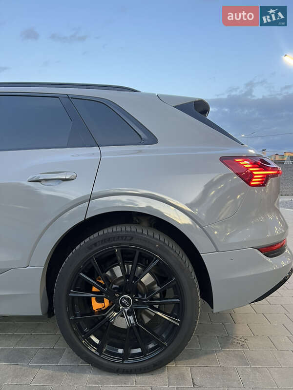 Внедорожник / Кроссовер Audi e-tron 2020 в Луцке