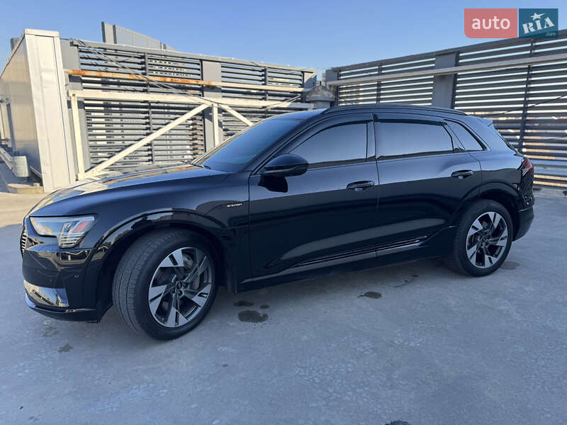 Внедорожник / Кроссовер Audi e-tron 2020 в Киеве