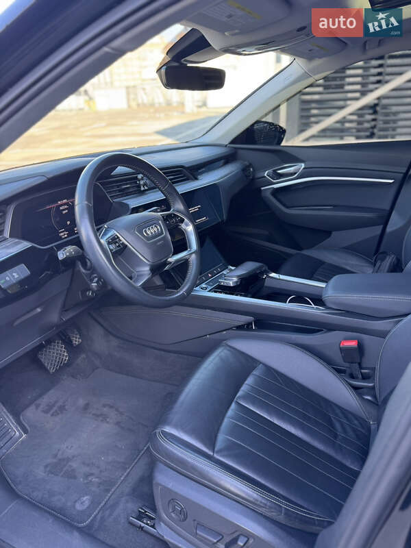 Внедорожник / Кроссовер Audi e-tron 2020 в Киеве