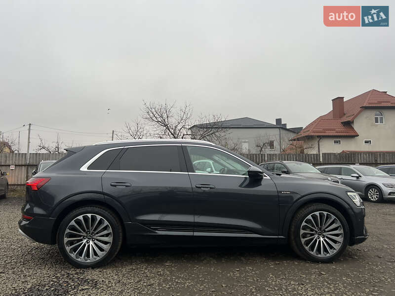 Позашляховик / Кросовер Audi e-tron 2022 в Луцьку