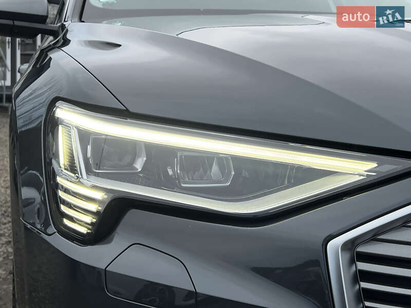 Позашляховик / Кросовер Audi e-tron 2022 в Луцьку