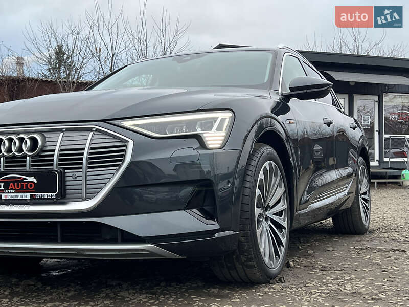 Позашляховик / Кросовер Audi e-tron 2022 в Луцьку