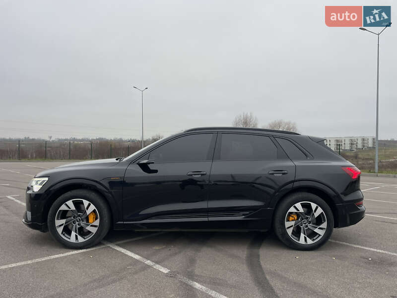 Внедорожник / Кроссовер Audi e-tron 2022 в Ровно фото 11 Внедорожник / Кроссовер Audi e-tron 2022 в Ровно