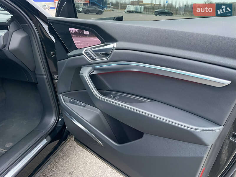 Внедорожник / Кроссовер Audi e-tron 2022 в Ровно фото 38 Внедорожник / Кроссовер Audi e-tron 2022 в Ровно