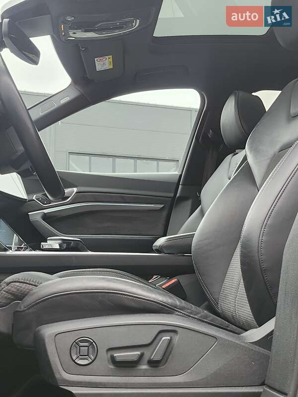 Внедорожник / Кроссовер Audi e-tron 2021 в Бориславе