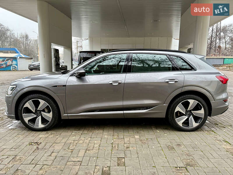 Внедорожник / Кроссовер Audi e-tron 2022 в Днепре фото 9 Внедорожник / Кроссовер Audi e-tron 2022 в Днепре