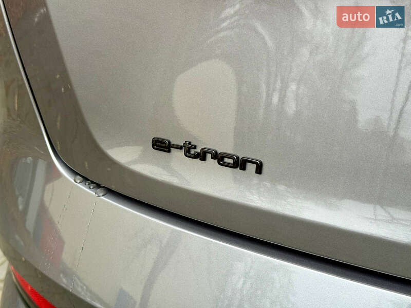 Внедорожник / Кроссовер Audi e-tron 2022 в Днепре фото 17 Внедорожник / Кроссовер Audi e-tron 2022 в Днепре