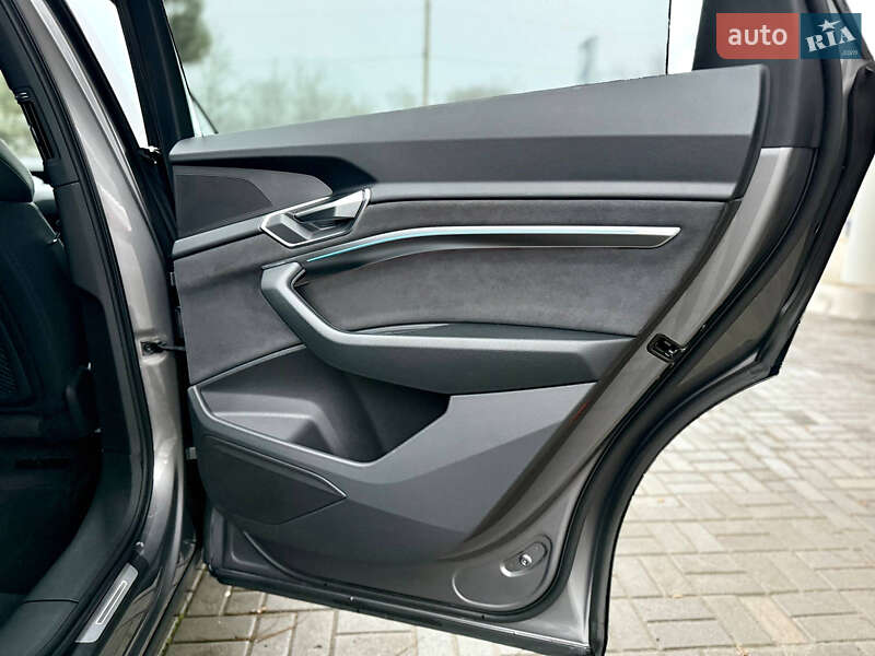 Внедорожник / Кроссовер Audi e-tron 2022 в Днепре фото 46 Внедорожник / Кроссовер Audi e-tron 2022 в Днепре