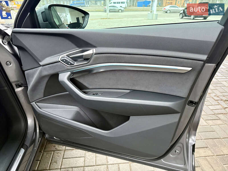 Внедорожник / Кроссовер Audi e-tron 2022 в Днепре фото 50 Внедорожник / Кроссовер Audi e-tron 2022 в Днепре