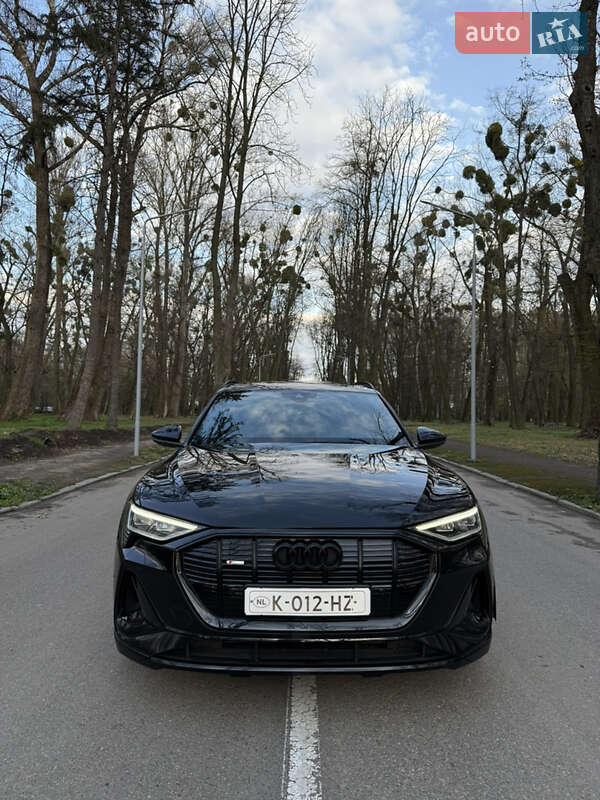 Внедорожник / Кроссовер Audi e-tron 2021 в Черновцах