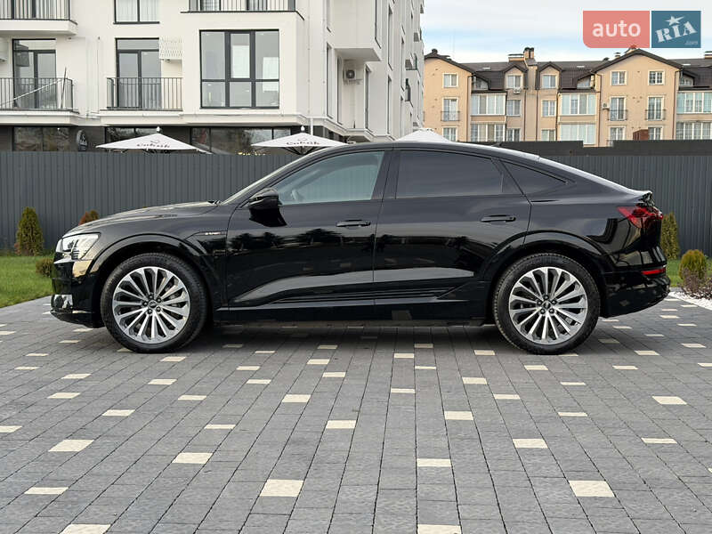Внедорожник / Кроссовер Audi e-tron 2022 в Ужгороде