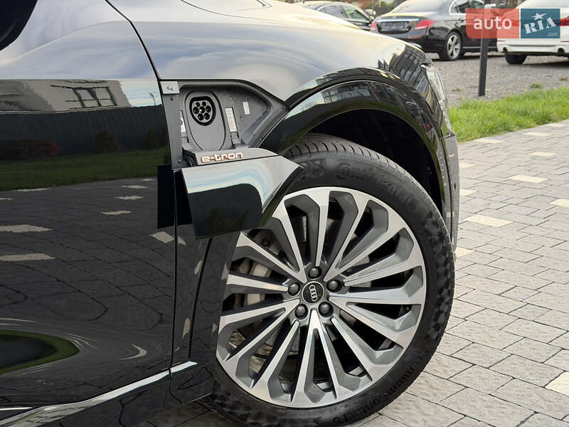 Внедорожник / Кроссовер Audi e-tron 2022 в Ужгороде