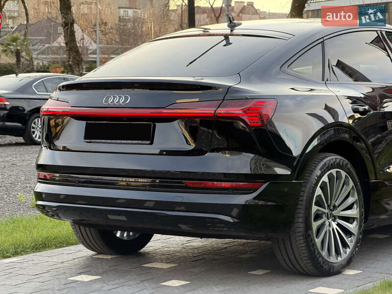Внедорожник / Кроссовер Audi e-tron 2022 в Ужгороде