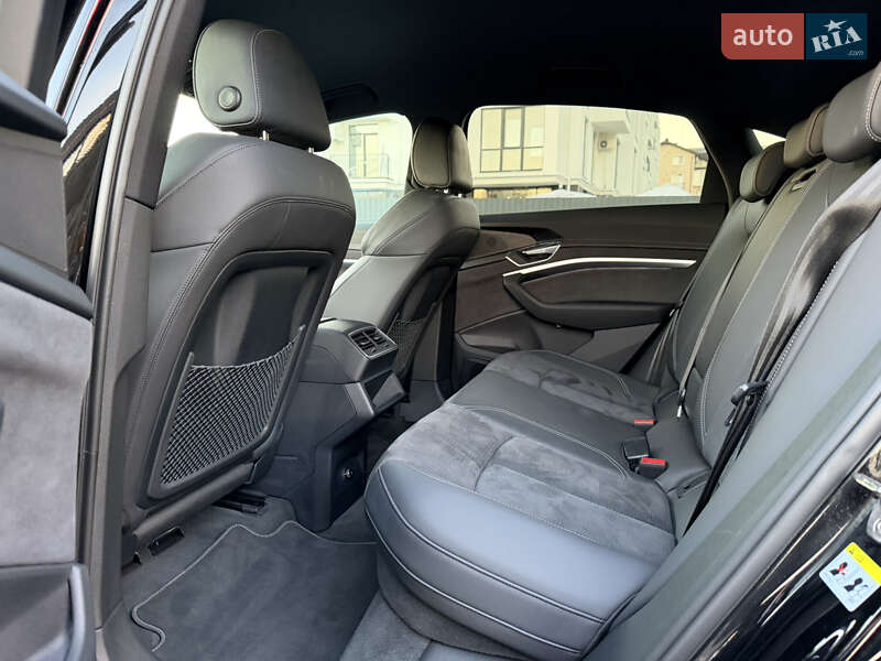 Внедорожник / Кроссовер Audi e-tron 2022 в Ужгороде