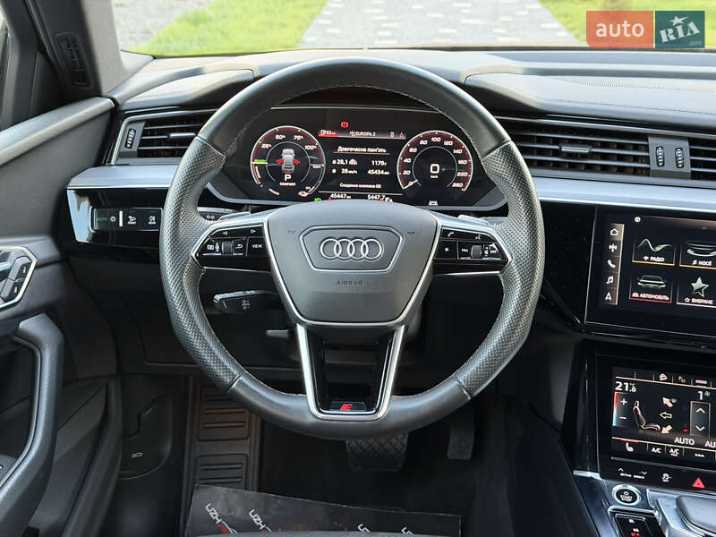 Внедорожник / Кроссовер Audi e-tron 2022 в Ужгороде
