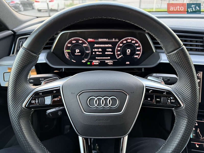 Внедорожник / Кроссовер Audi e-tron 2022 в Ужгороде