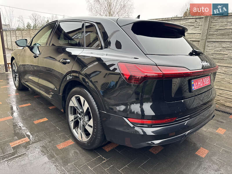 Позашляховик / Кросовер Audi e-tron 2022 в Житомирі