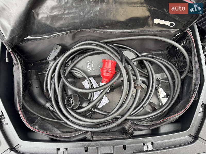 Позашляховик / Кросовер Audi e-tron 2022 в Житомирі