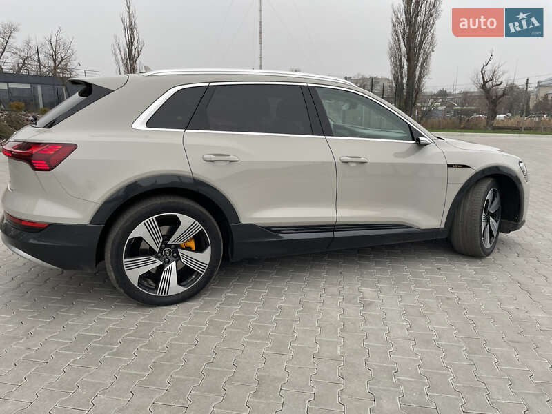Внедорожник / Кроссовер Audi e-tron 2018 в Кропивницком