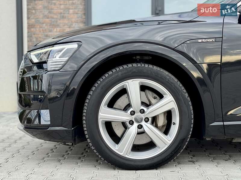 Внедорожник / Кроссовер Audi e-tron 2019 в Тернополе