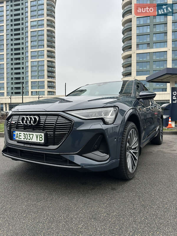 Позашляховик / Кросовер Audi e-tron 2020 в Дніпрі
