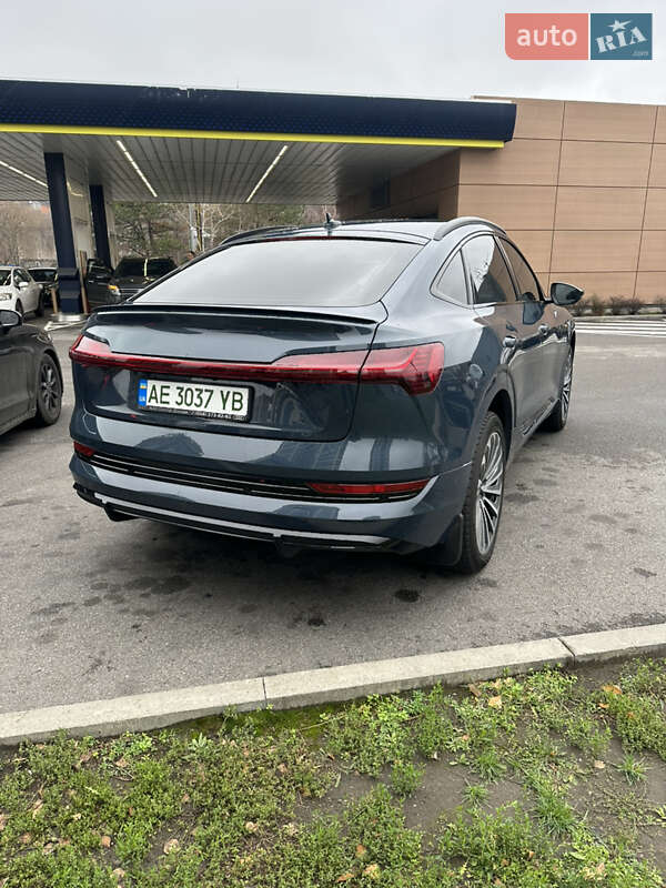 Позашляховик / Кросовер Audi e-tron 2020 в Дніпрі