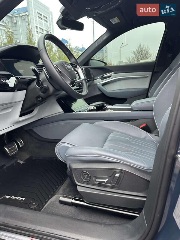 Позашляховик / Кросовер Audi e-tron 2020 в Дніпрі