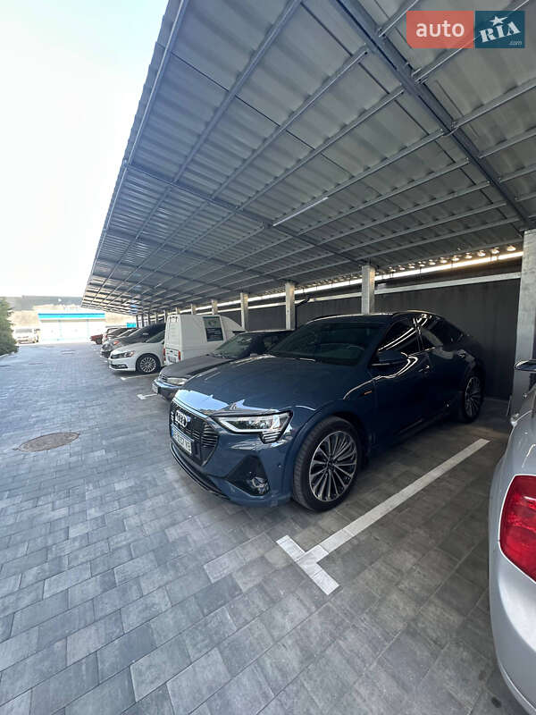 Позашляховик / Кросовер Audi e-tron 2020 в Дніпрі