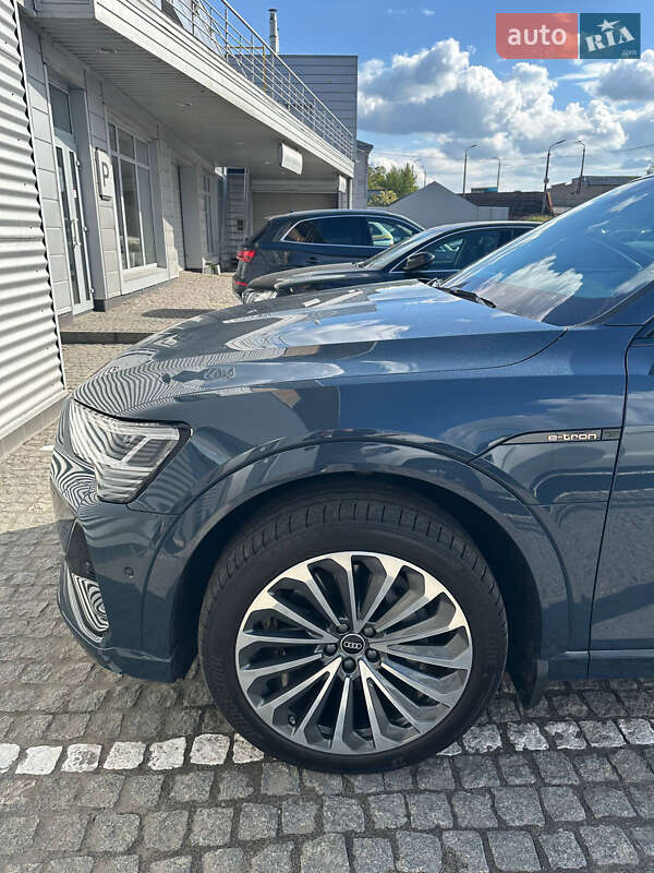 Позашляховик / Кросовер Audi e-tron 2020 в Дніпрі