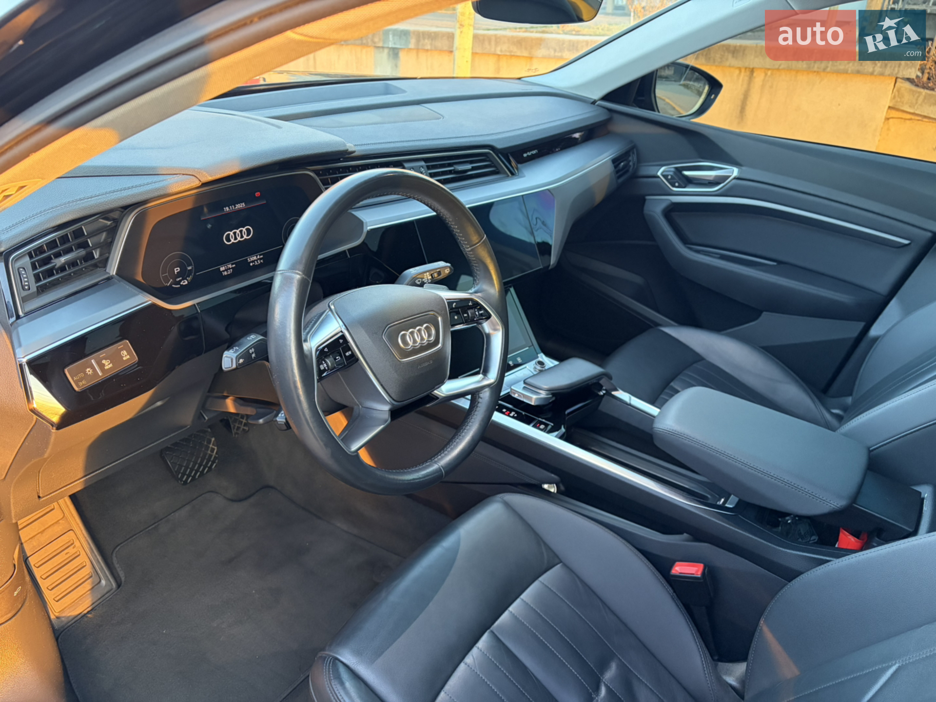2019 Audi e-tron - мініатюра 6