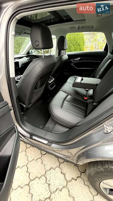 Внедорожник / Кроссовер Audi e-tron 2020 в Мукачево