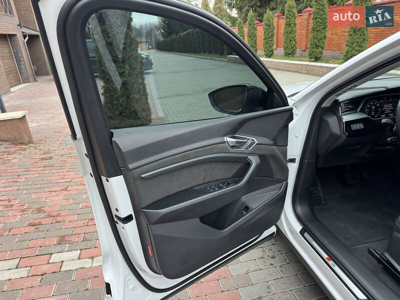 Внедорожник / Кроссовер Audi e-tron 2023 в Хмельницком