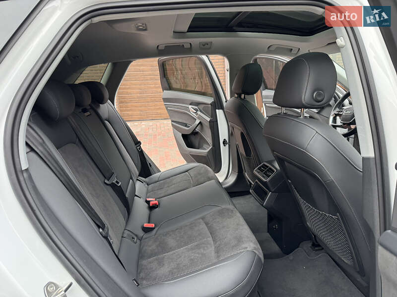 Внедорожник / Кроссовер Audi e-tron 2023 в Хмельницком