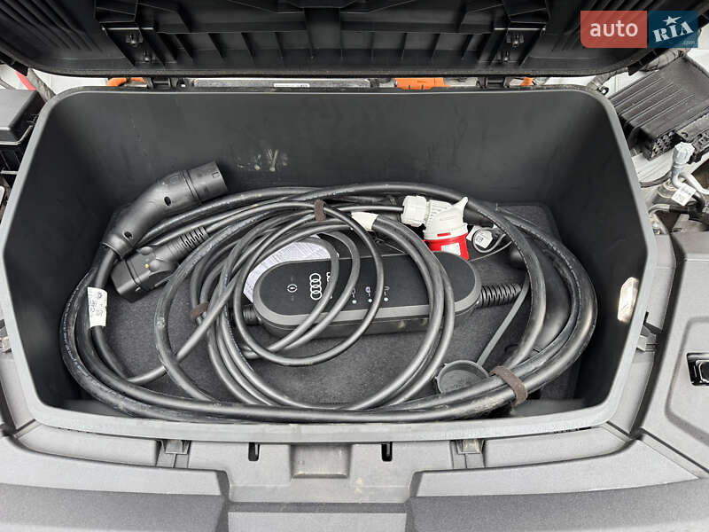 Внедорожник / Кроссовер Audi e-tron 2023 в Хмельницком