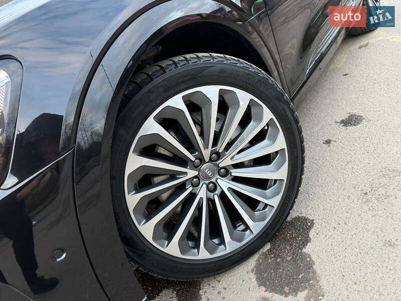 Позашляховик / Кросовер Audi e-tron 2019 в Дрогобичі